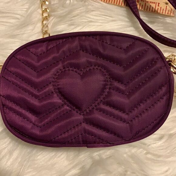 Mini Crossbody purple bag with removable gold chains. - Picture 1 of 5
